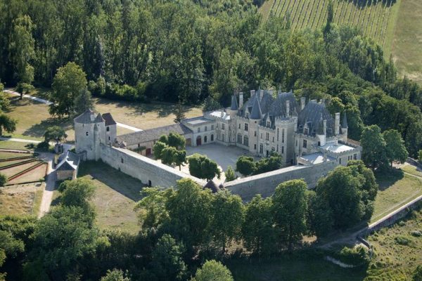 DORDOGNE 2005
PHOTO AERIENNE DU CHATEAU DE SAINT MICHEL DE MONTAIGNE.
PHOTO DU CHATEAU SAINT MICHEL DE MONTAIGNE N°4